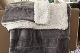 Great bay home reversible velvet plush sherpa bed blanket. Sherpa Vs Fleece 8 Differences Between Sherpa And Fleece