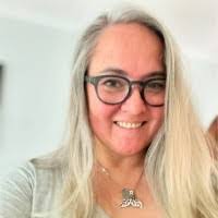 Linda Castaldo's Instagram, Twitter & Facebook