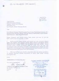 1.1 permohonan dalam bentuk surat menyatakan, antara 1.2 permohonan itu juga hendaklah disertakan. Surat Rasmi Permohonan Menggunakan Padang Arasmi