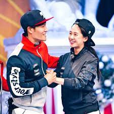 According to our records, she has no children. Here S How Kim Jong Kook Reacted When He Had To Pick Between Song Ji Hyo And Hong Jin Young Kpophit Kpop Hit