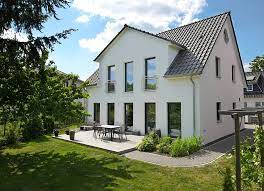 Im folgenden wollen wir unsere erfahrungen mit helma darstellen. Bauherrenbericht Helma Eigenheimbau Ag Markant In Weiss Und Anthrazit Jetzt Auf Www Immobilien Journal De