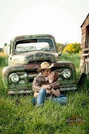 Old Truck Wedding Pic Country Couple Pictures Old Truck Photography Country Couples