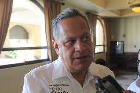 Magaña se pronuncia a favor de contraer créditos con bancos para atender  deuda millonaria con Issstecali