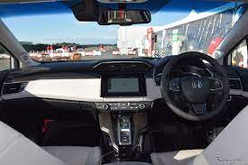 ホンダミーティング15 最新fcvに試乗 クラリティ とは比較にならぬほど洗練された 8枚目の写真 画像 レスポンス response jp 車 内装 ホンダ クラリティ