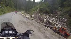 Auf 2.145 m höhe und 146 km länge war die fahrbahn zunächst als teufelspfad bekannt. 2013 Rumanien Motorrad Salut Romania Teil 09 Auf Der Transalpina In Die Karpaten Youtube
