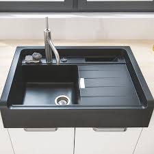Evier Style Timbre D Office Noir Et Mitigeur Inox Cuisine Bois Clair Cuisine Equipee Moderne Idee Deco Cuisine