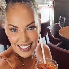 Yadira Parga's Instagram, Twitter & Facebook