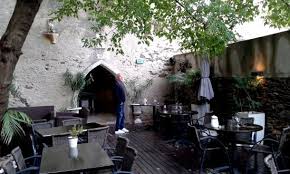 Har du besøgt le jardin de collioure? Le Jardin Du Cloitre Qui Sert De Salle De Restaurant Photo De Le Jardin De Collioure Tripadvisor