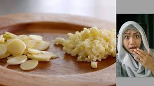 Berikut cara menggunakan cuka apel untuk menghilangkan jerawat: Video Cara Menghilangkan Jerawat Dengan Bawang Putih Youtube