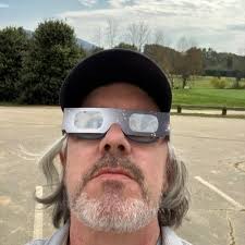 Rick Logan (@rickloganhaha)