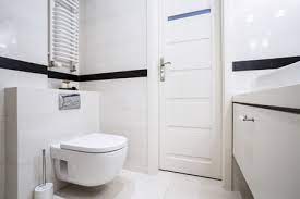 Kleines bad bis zur decke fliesen. Tipps Fur Kleine Badezimmer So Wirkt Es Grosser