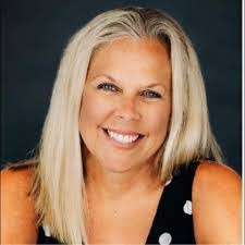 Lori Barter's Instagram, Twitter & Facebook