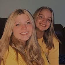 Amber Lundquist's Instagram, Twitter & Facebook