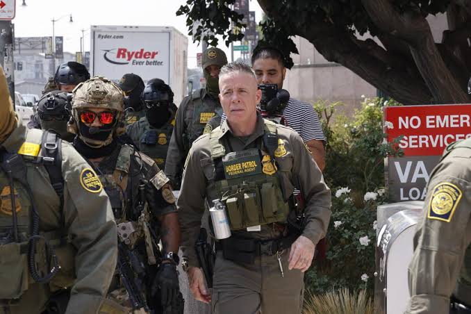 Border Patrol agents stage show of force at Newsom event - Los Angeles Times