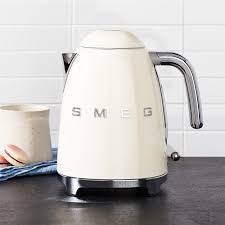 Buy the best and latest smeg kitchen appliances on banggood.com offer the quality smeg kitchen appliances on sale with worldwide free shipping. Smeg Cream Retro Electric Kettle Reviews Crate And Barrel