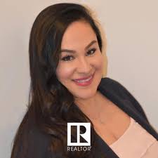 Erika Barela's Instagram, Twitter & Facebook