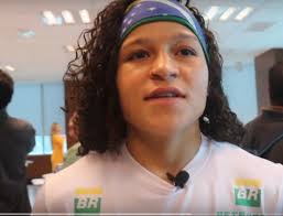 Bia ferreira começou vencendo o primeiro round de todos os cinco juízes. Boxe Bia Ferreira Enaltece Treino E Diz Que Vai Trazer Ouro