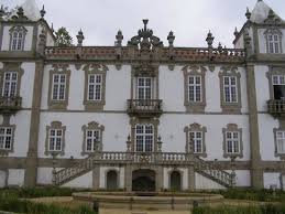 Substantivo masculino árvore das florestas dos climas temperados, de madeira clara, macia e resistente. Vista Frontal Do Palacio Do Freixo Picture Of Pestana Palacio Do Freixo Porto Tripadvisor