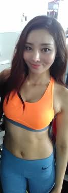 이현지, 망사스타킹 신고 그곳만 가린 채…19禁 화보? | 한국경제