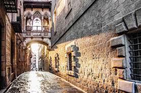 Antiguamente era conocido como «barrio de la catedral». Razones Por Las Que Vivir En El Barrio Gotico De Barcelona Finder Casa