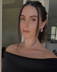 Hilary Kay's Instagram, Twitter & Facebook