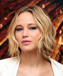 How To Get Jennifer Lawrence S Wavy Bob Aka Wob Jennifer Lawrence Hair Bob Hairstyles Wavy Bobs