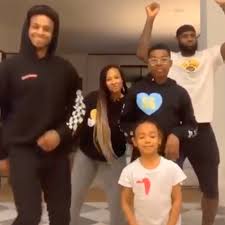 See more ideas about lebron james, lebron james family, lebron. Lebron James New Video Of His Family Dancing Will Make You So Happy Sbnation Com