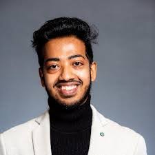 Peter Carlton's Instagram, Twitter & Facebook