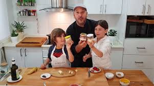 Valencia club cocina (vcc) es un centro de formación que reside en valencia, cuya misión es enseñarte a desarrollar tus habilidades culinarias la enseñanza de valencia club cocina se basa en un ambiente distendido en el que se imparten conocimientos que son completamente aplicables a. Cocinando Con Ciencia El Futuro Desde Casa Vayamos Al Grano Radio Valencia Cadena Ser