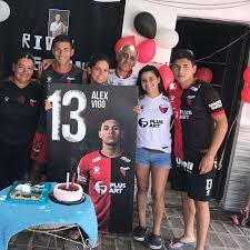 El muñeco dio a conocer la nómina de convocados de river para enfrentar a racing por la supercopa argentina. Alex Vigo Viajo A Buenos Aires Y Hoy Seria Presentado Como Refuerzo De River Deporfe Com