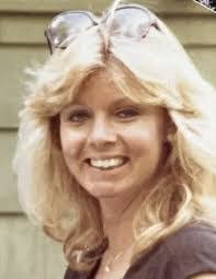 Linda Lis's Instagram, Twitter & Facebook