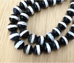 Dzi Agate Beads Black With White Stripe 10mm Round These Round Agate Beads Are Dyed In Black And White And Feature A Strip Labradorite Beads Beads Gemstones