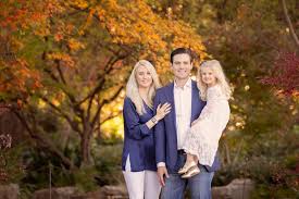 Shoots take place outdoors, as well as inside the beautiful ajk images studio, located in downtown dallas. Dallas Arboretum Photography Dallas Fort Worth Family Photographer Fall Family Portraits At The Dallas Arboretum And Botanical Garden Senior Family Child Photographer Southlake Tx