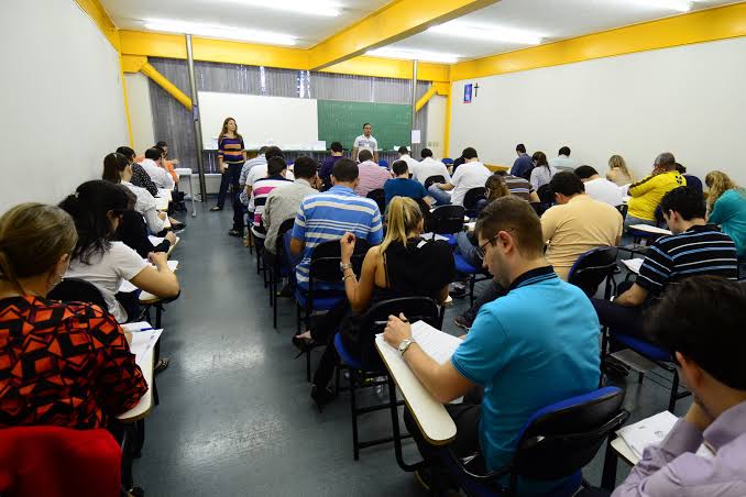 Resultado de imagem para salas de provas de concursos"