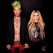 A simpler version of the og song. Mod Sun Releases Flames Feat Avril Lavigne Acoustic Shore Fire Media