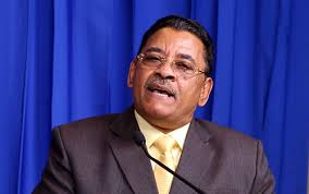 Gobierno corregirá problemas visuales a miles de alumnos en la frontera