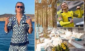 Why trading card collectors, not just football's superclubs, are battling for £750,000 erling haaland joey d'urso and andrew mackie jun 26, 2021 4 Ihz6lnqrnhobcm