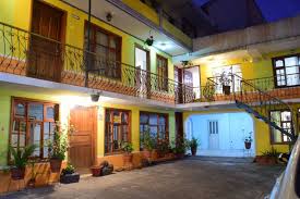 Puedes encontrar hostels y hoteles en baños de agua santa con desayuno incluido, wifi, resorts all inclusive y todo lo que necesites para tener una estadía placentera en esas vacaciones que siempre soñaste. Hotel El Belen En Banos De Agua Santa Go Ecuador Guia Turistica Hospedaje Y Tours En Ecuador