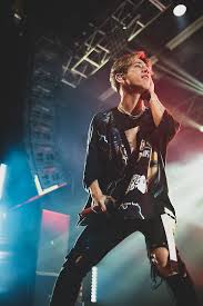 one ok rock おしゃれまとめの人気アイデア pinterest mika ワンオクロック ライブ ワンオク taka ファッション ワンオクロック