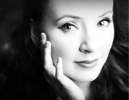 Shannon Devault's Instagram, Twitter & Facebook