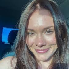 Allison Mcgarvey's Instagram, Twitter & Facebook