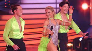 🍥 image present new and best 97000 of desktop wallpapers, hd backgrounds for pc & mac, laptop, tablet, mobile phone. Let S Dance Genital Gate Ich Wurde Gut Verarztet Tv Bild De