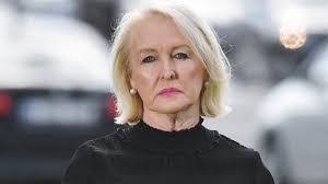 Gillian Squires's Instagram, Twitter & Facebook