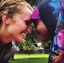 Lisa Rudnick's Instagram, Twitter & Facebook