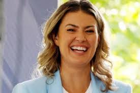 Amanda Renner's Instagram, Twitter & Facebook