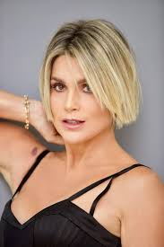 Ela também fez uma sutil mudança de cor: Flavia Alessandra Muda O Visual E Aparece Ainda Mais Loira Em Nova Fase Revista Marie Claire Celebridades