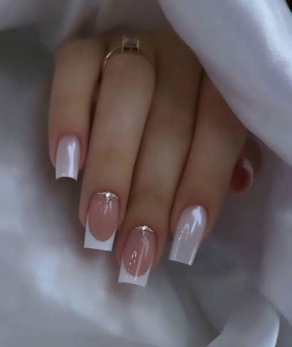 Uñas decoradas con colores claros y tonos pastel