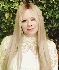 Find the latest tracks, albums, and images from аврил лавин. Avril Lavigne On Twitter Warriors We Won T Bow We Won T Break No We Re Not Afraid To Do Whatever It Takes If You Haven T Seen The We Are Warriors
