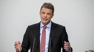 Viktoriya stepanova fx algo trader at deutsche bank london. Ceo Christian Sewing Deutsche Bank Liebaugelt Mit Fusionsplanen Cio De
