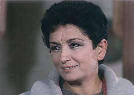 صدمة جديدة تلقاها الوسط الفني المصري برحيل الفنانة أحلام الجريتلي عن عمر يناهز الـ70 عاماً، وذلك بعد ساعات من وفاة الفنان يوسف شعبان متأثراً بفيروس. Enaam Elgretly Wikipedia